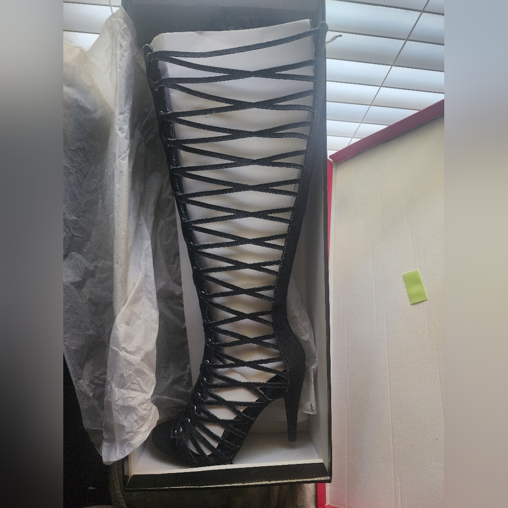 Beautiful Denim gladiator knee length wide calf sandals by Ashley Stewart size 8